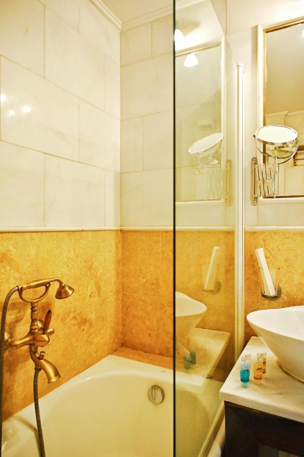 New Times Home & Hotels Near Metro Station Athens Center エクステリア 写真